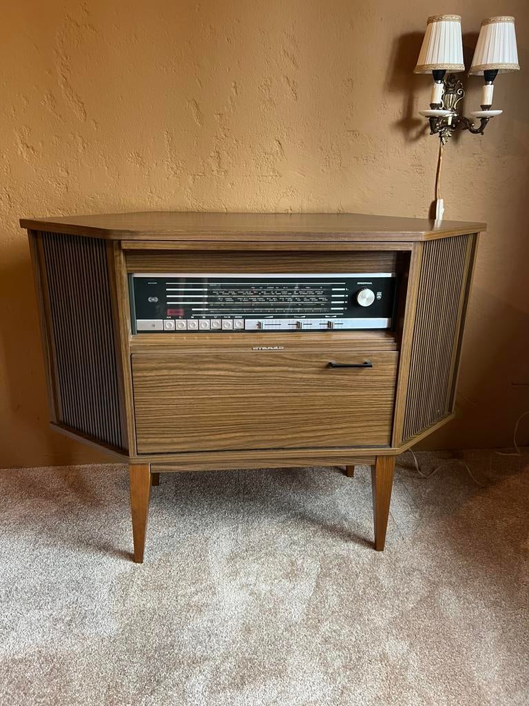 Retro stereo meubel fineer/ walnootkleur, Ophalen