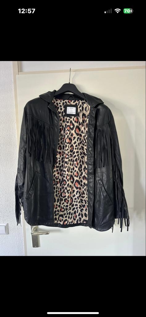 Bershka Zwart Franje Jasje met Luipaardprint Voering, Kleding | Dames, Ophalen of Verzenden, Zo goed als nieuw, Maat 34 (XS) of kleiner
