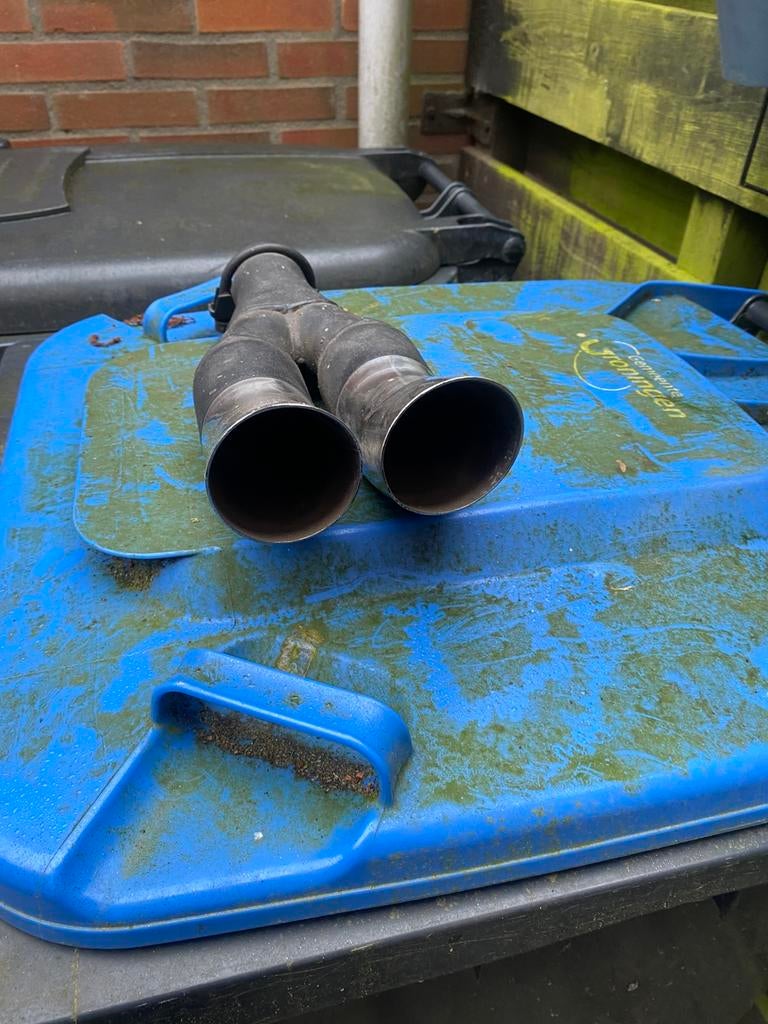 Uitlaatsierstuk dubbel, Ophalen, Gebruikt