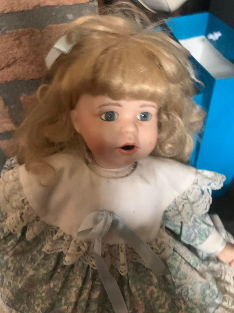 Mooie oude porseleinen pop met blonde krullen, Ophalen of Verzenden, Gebruikt, Pop