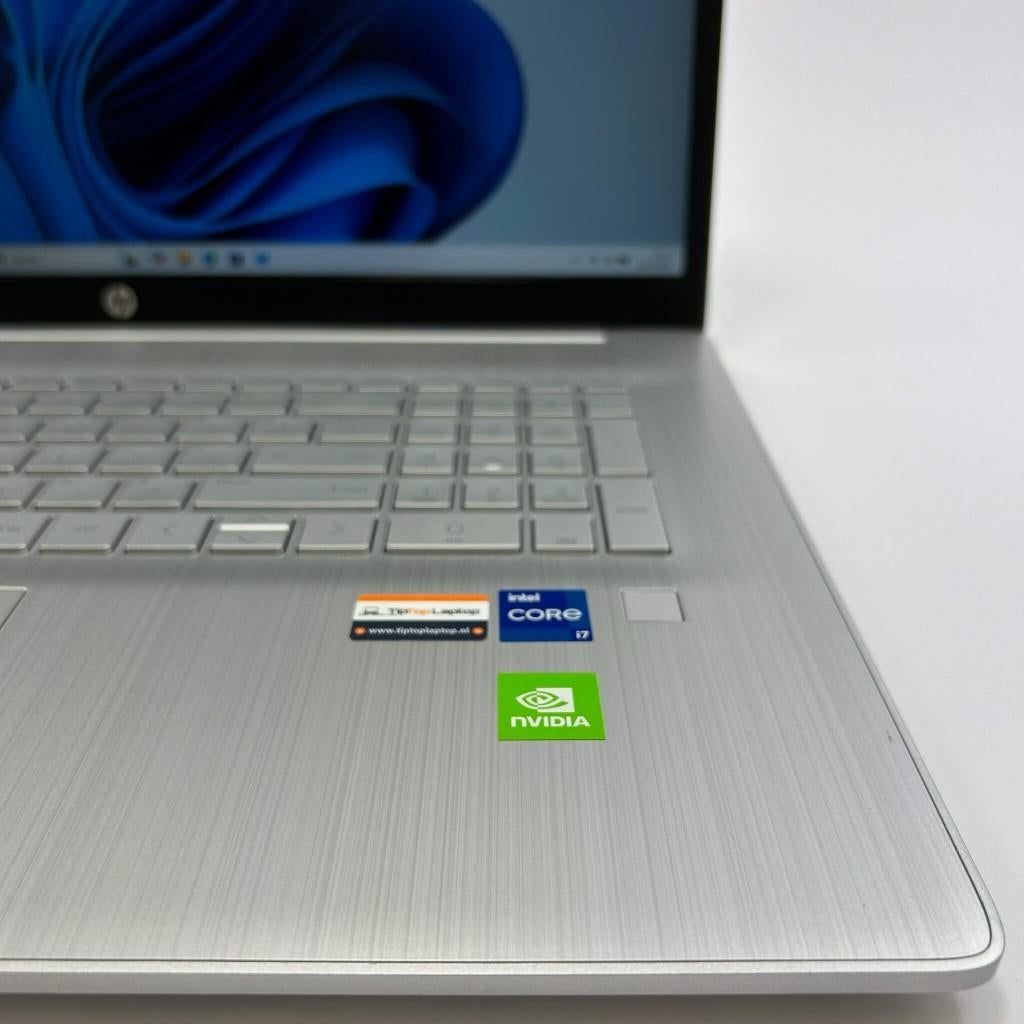 HP 17 – Core i7-1225U – Nvidia MX550 – 16GB – 1TB, Met videokaart, Qwerty, .  HP, Refurbished