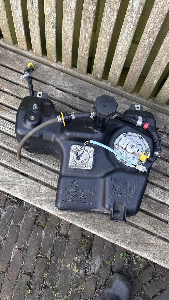 Aprilia SXR 50 brandstoftank compleet, Ophalen of Verzenden, Zo goed als nieuw, Tank, Aprilia