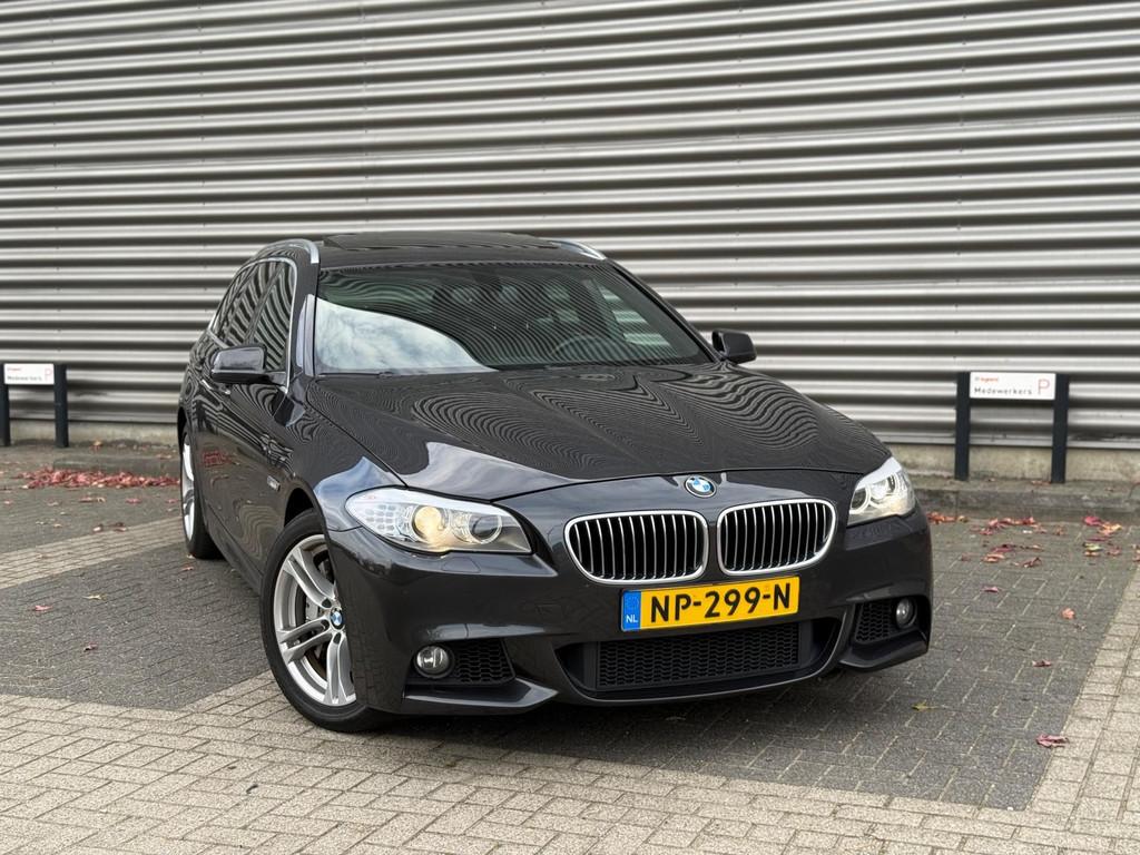 BMW 5-serie Touring 535d XDrive M Sport (dec-2012) 313PK|XEN, Auto's, Automaat, Euro 5, Gebruikt, Zwart