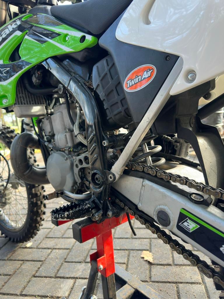 Kawasaki 250cc Tweetakt Crossmotor uit 2003 €4.750, Ophalen of Verzenden, Zo goed als nieuw