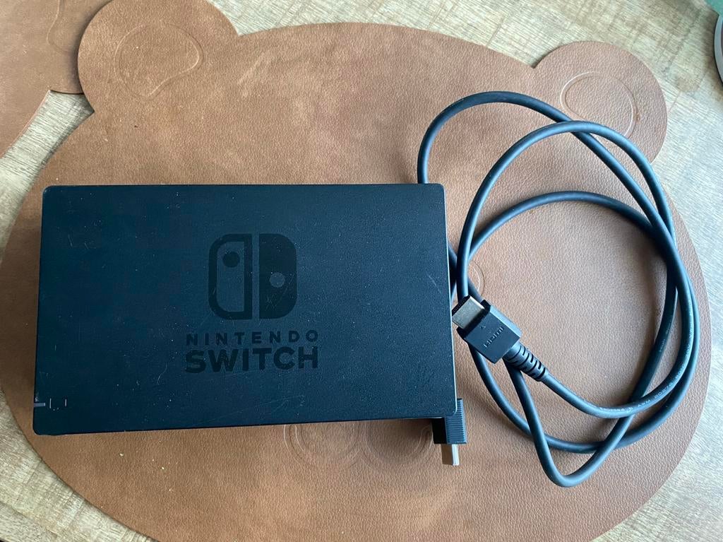 Nintendo switch docking station, Ophalen of Verzenden, Zo goed als nieuw