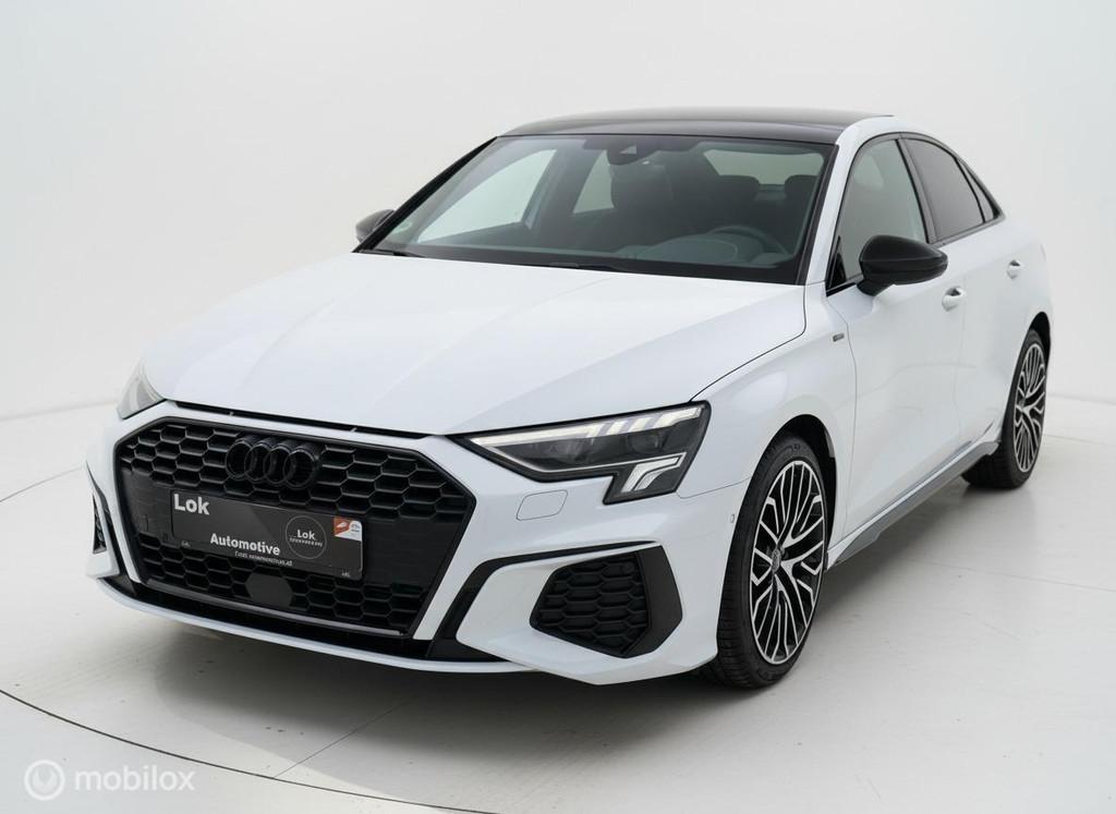 Audi A3 Limousine 35 TFSI S edition PANO|SLINE|CAMERA|RSZITS, 4 cilinders, 150 pk, Wit, Bedrijf