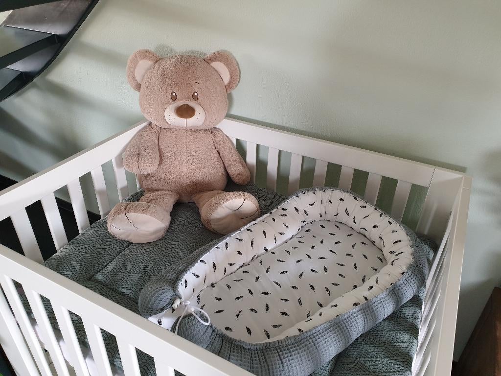 Babynestje oud groen - wit met zwarte veertjes, Ophalen, Gebruikt, Overige typen