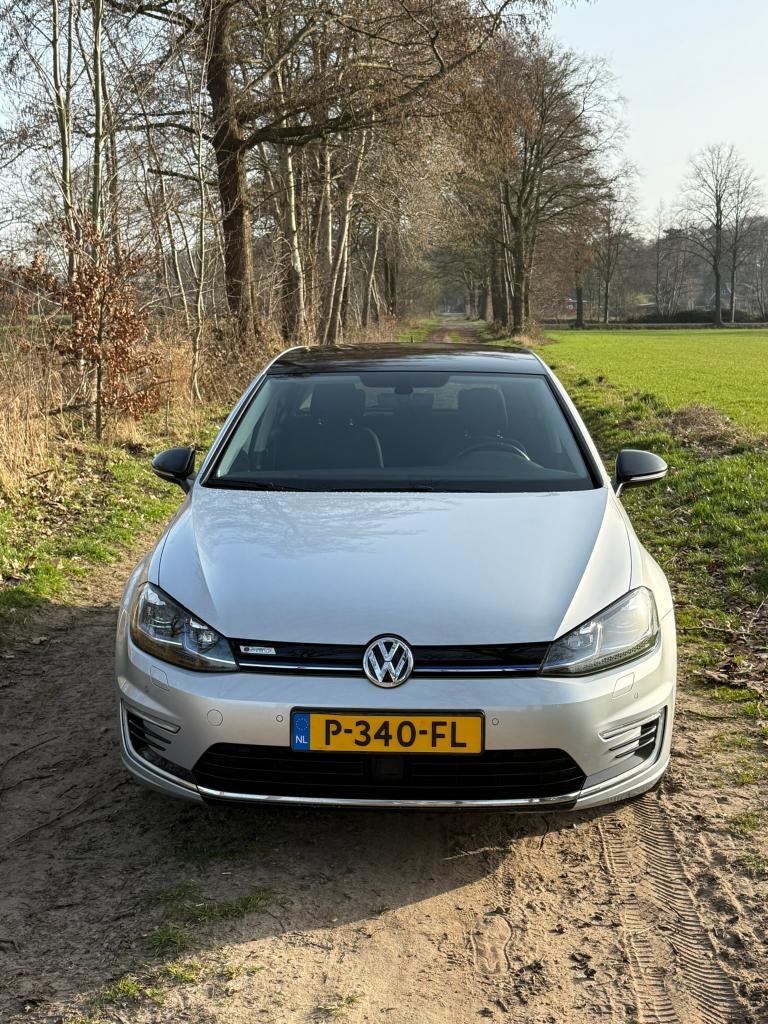 VW E-Golf Warmtpepomp, Keyless, Digitaal Dashboard, 80dkm, Auto's, Volkswagen, Zwart, Elektrisch, 1515 kg, Te koop
