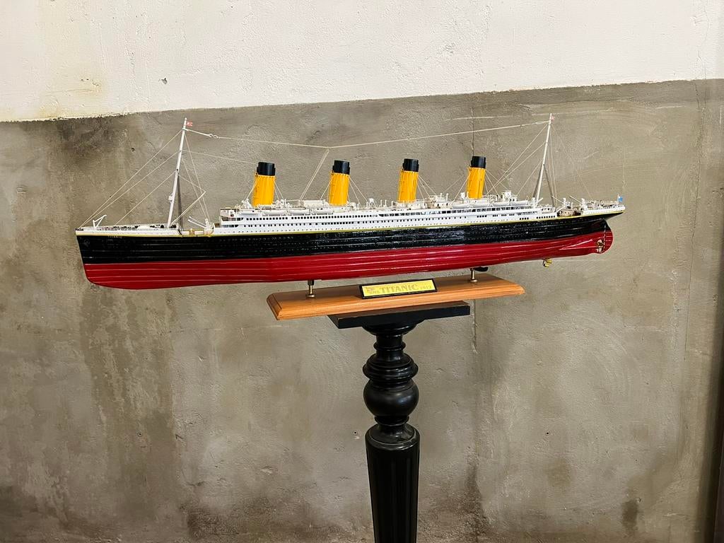 Schitterend gebouwd model Titanic, 108 cm hout messing etc, Ophalen, Zo goed als nieuw, Nvt, Nvt