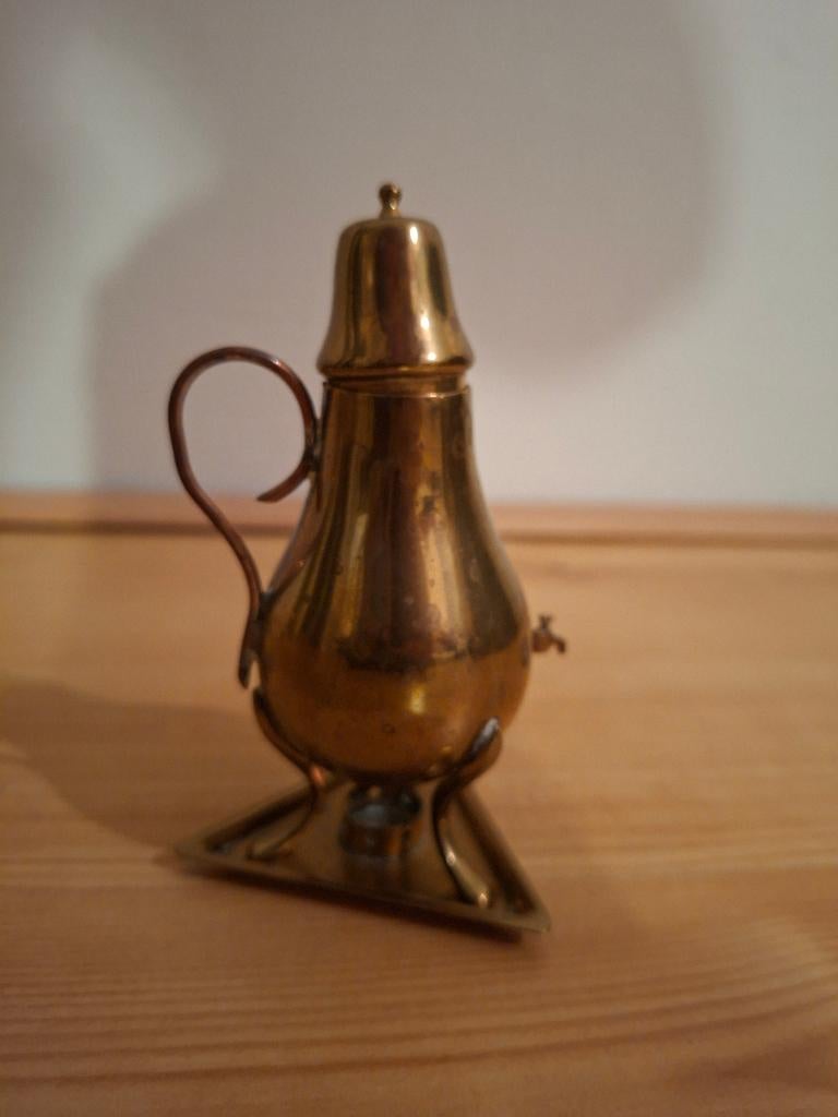antiek klein koper kannetje met voet, Ophalen of Verzenden, Koper