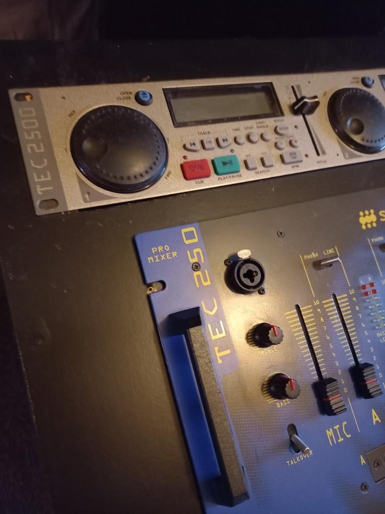 DJ installatie: mengpaneel en dubbele cd speler, Muziek en Instrumenten, Ophalen, Dj-set, Overige merken