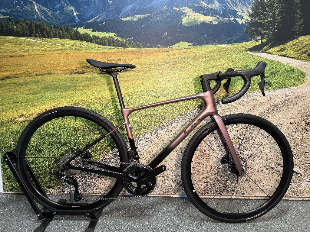 NIEUW LIV Avail Advanced 1 S 2026 R7170 105 DI2 € 3.599,-