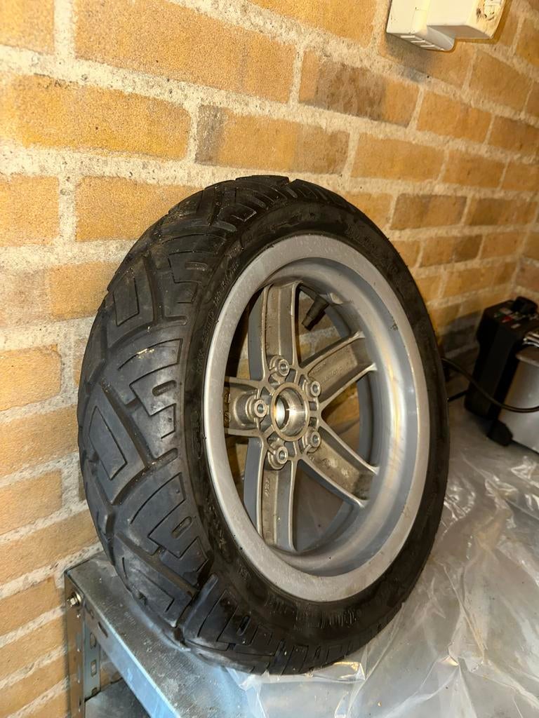 Vespa LX Velg + Nette Deestone Band, Ophalen of Verzenden, Gebruikt, Overige typen, Vespa