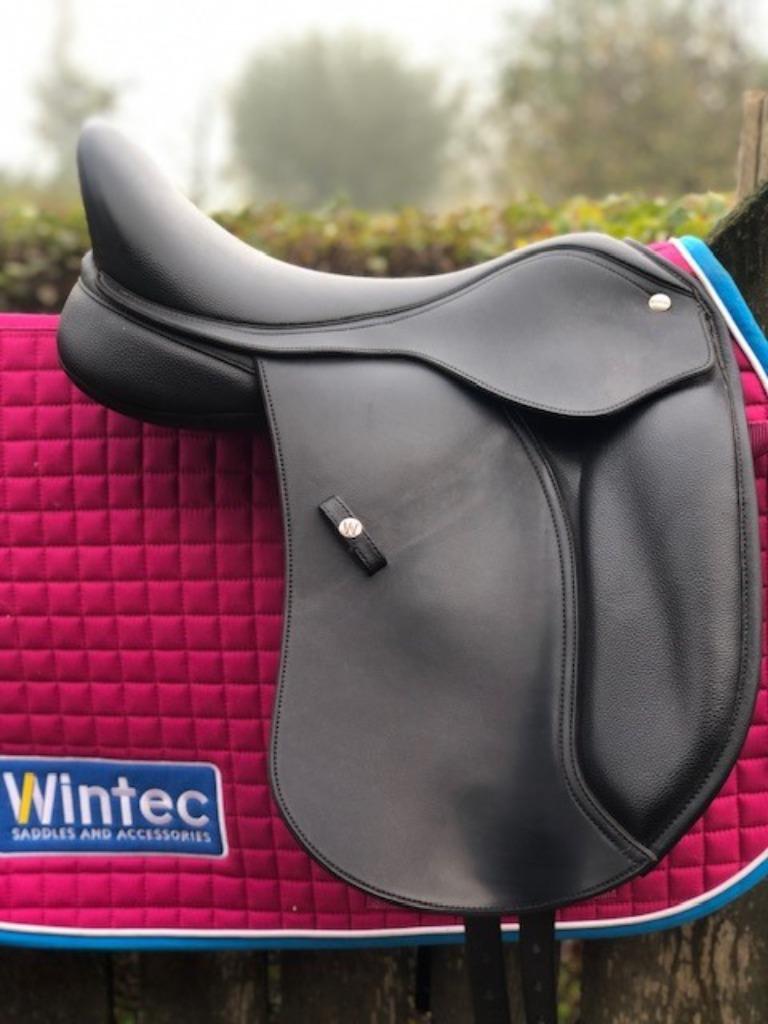 Wintec springzadel 17,5 inch., Dieren en Toebehoren, Paarden en Pony's | Zadels, Ophalen of Verzenden, Wintec, Info@paardenschuur.nl