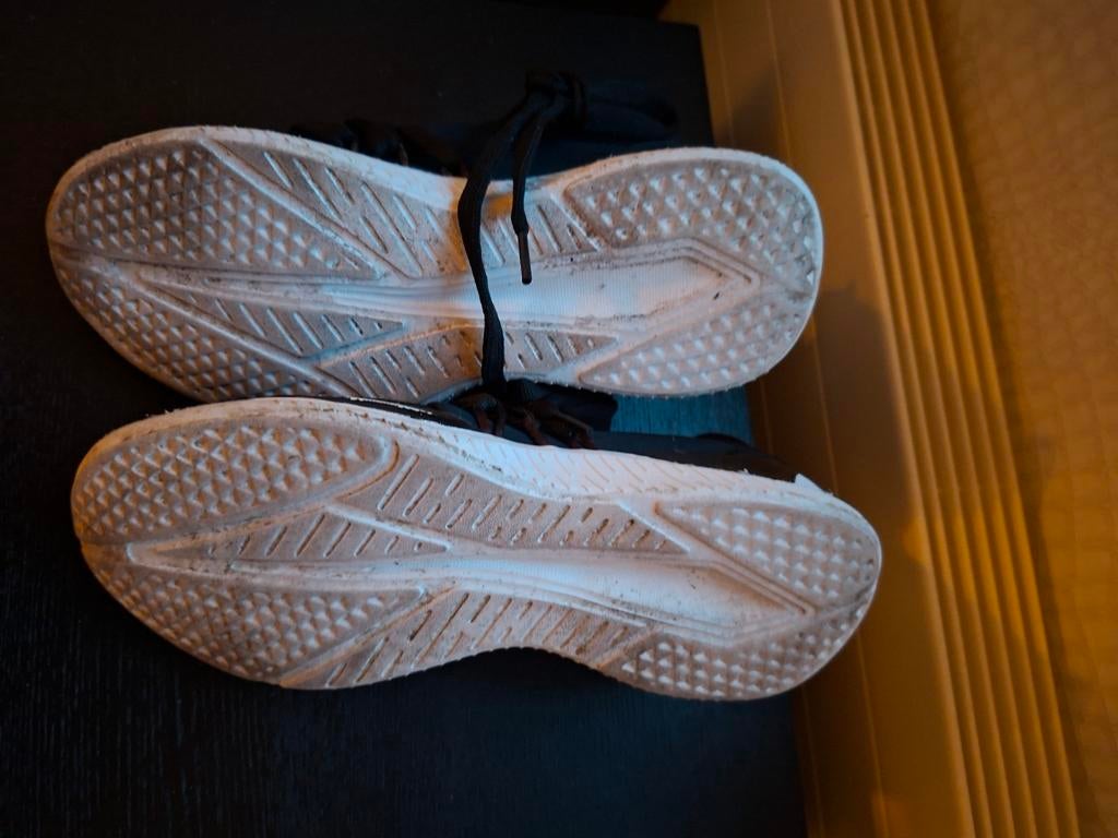 Schoenen  maat 37, Ophalen of Verzenden, Zo goed als nieuw, Zwart, Sneakers of Gympen