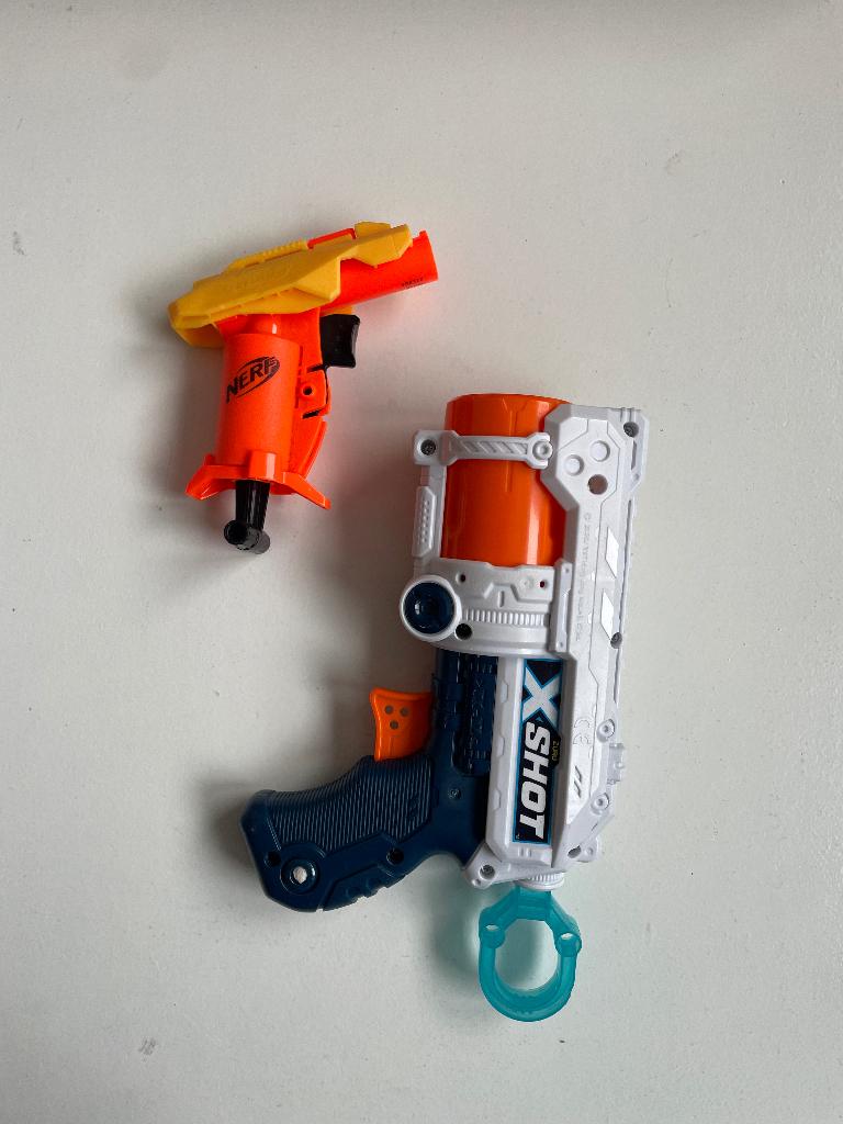 Twee nerf pistooltjes, Ophalen of Verzenden, Zo goed als nieuw