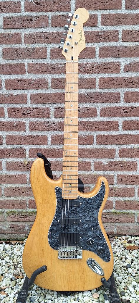 Fender lite ash stratocaster met EMG Steve Lukather pickups, Ophalen, Gebruikt, Solid body, Fender