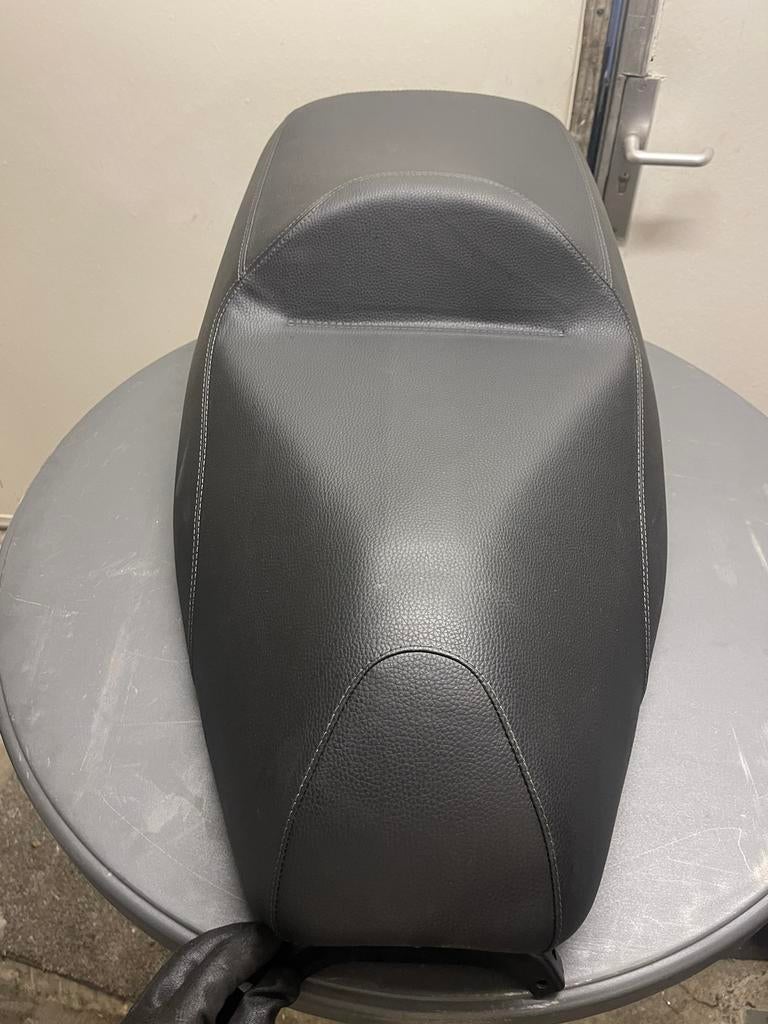 Piaggio MP3 125cc-500cc Zadel / Buddyseat Origineel, Ophalen of Verzenden, Nieuw, Zadel, Piaggio