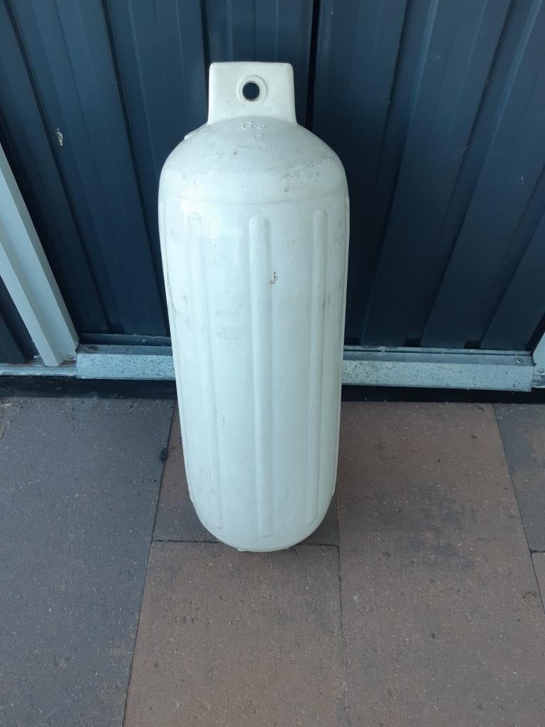 Nette grote boei fender g5 polyform, Watersport en Boten, Ophalen of Verzenden, Gebruikt, Overige typen