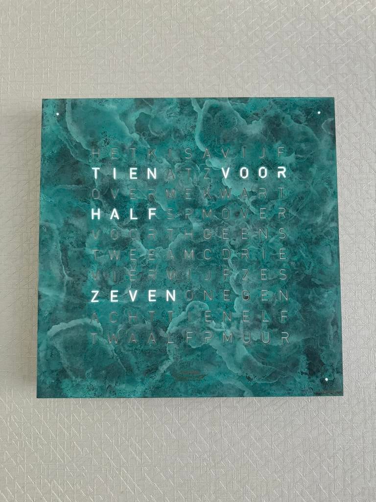 Nieuw Qlocktwo Vintage Copper Design Klok 45x45 Woordklok, Wandklok, Digitaal, Nieuw, Ophalen of Verzenden