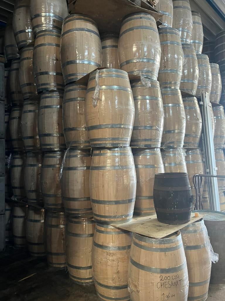 Winteraanbieding 20 x 200 ltr kastanje vaten €2000,-, 150 liter of meer, Ophalen of Verzenden, Zo goed als nieuw