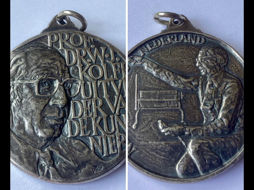 Penning Nierstichting Nederland. 1977. Prof. Kolff., Postzegels en Munten, Ophalen of Verzenden, Overige materialen