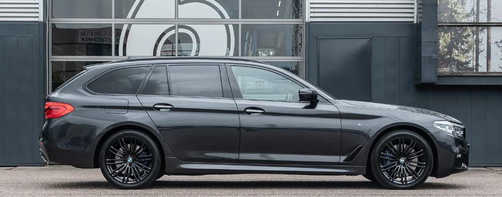 Originele 19 inch BMW 664M velgen met banden 5-serie g30 g31, 19 inch, Gebruikt, 275 mm, Banden en Velgen