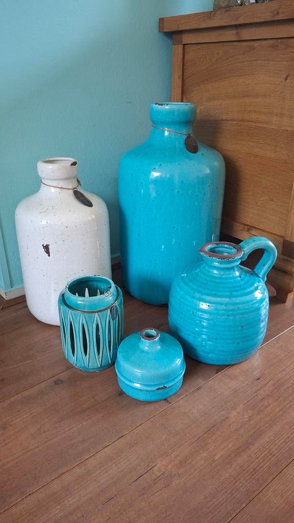 Riverdale kruiken/vazen turquoise & wit, Huis en Inrichting, Ophalen, Gebruikt, Overige kleuren, Aardewerk of Porselein