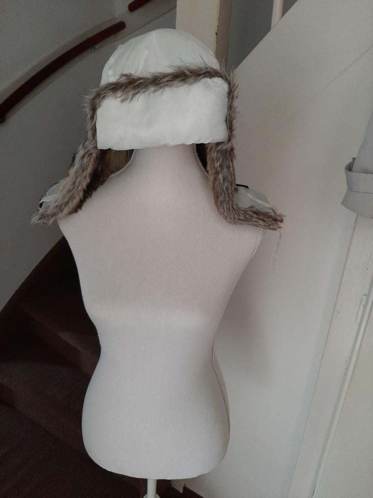 Muts (2), Ophalen of Verzenden, Nieuw, Maat 38/40 (M), Muts