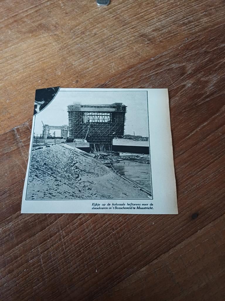 Knipsel heftorens sluisdeuren Bosscheveld Maastricht 1931, Ophalen of Verzenden, 1920 tot 1940, Knipsel(s)