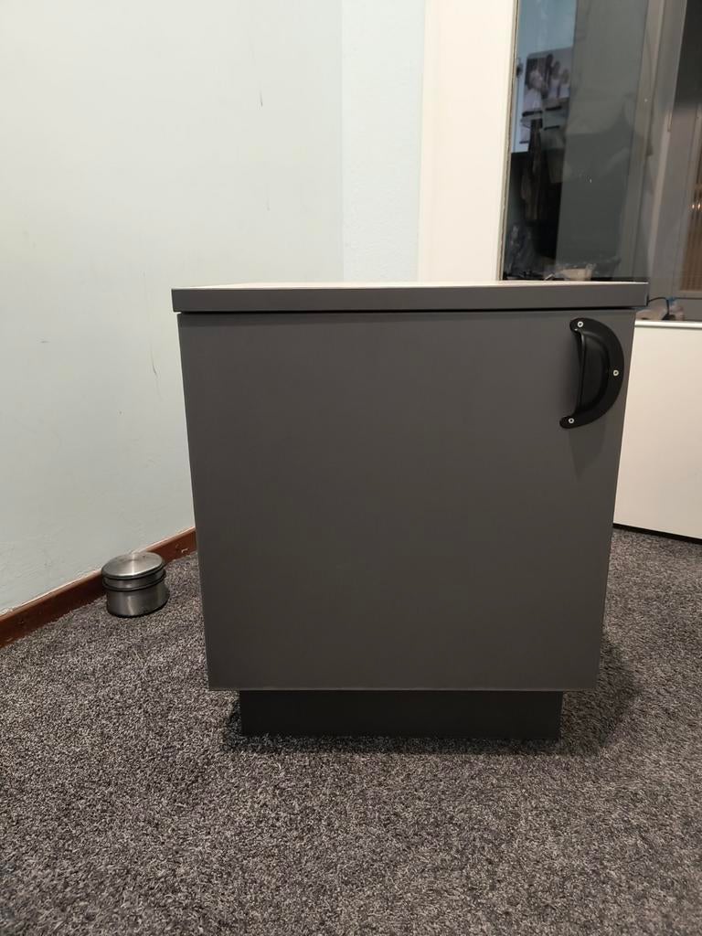 Zelfgemaakt nachtkastje, Ophalen, Overige materialen, Minder dan 50 cm, Minder dan 25 cm