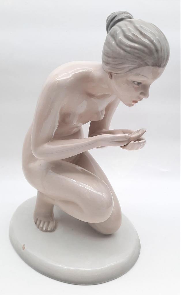 Keramisch Beeld Vrouw waterdrinkend Ronzan Italy '50, Verzamelen, Beelden en Beeldjes, Gebruikt, Mens, Ophalen