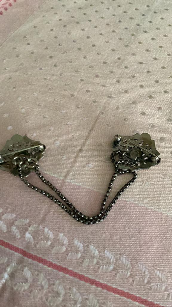 Broches oud puntgaaf, Verzenden, Zo goed als nieuw, Overige kleuren, Overige materialen