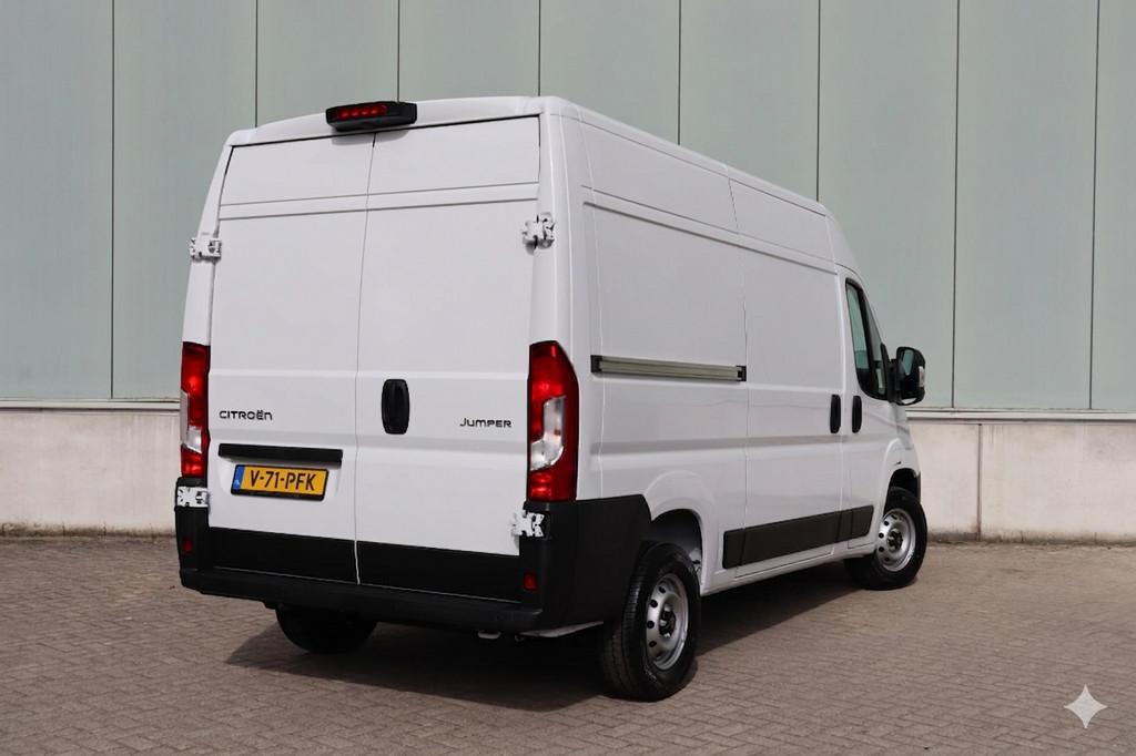 Citroen Jumper 2.2 BlueHDi 140 S&S L2H2 3.5t Navi / Camera /, Voorwielaandrijving, Stof, Gebruikt, Euro 6