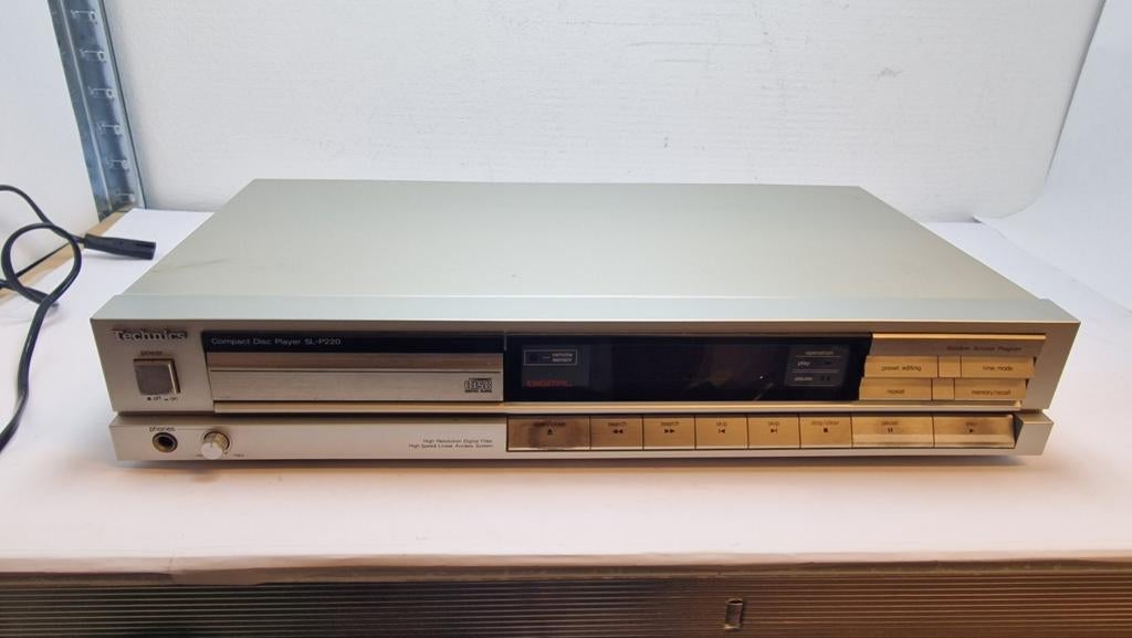 Technics SL-P220 CD-speler - Defect, Audio, Tv en Foto, Cd-spelers, Ophalen of Verzenden, Niet werkend, Technics