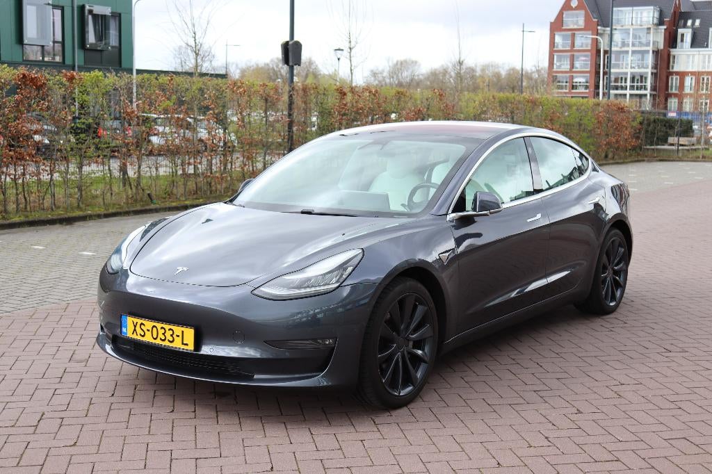 Tesla Model 3 AWD Long Range Grijs | 2019 | NL Auto | APK, Auto's, Automaat, 1831 kg, Origineel Nederlands, Vierwielaandrijving