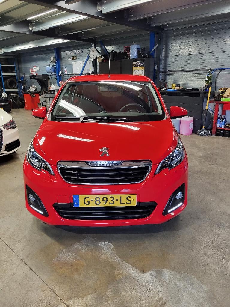 Peugeot 108 1.0 E-VTi ACTIVE  5-Deurs. bj.2019 Rood / Airco, Stof, 4 stoelen, Origineel Nederlands, Bedrijf