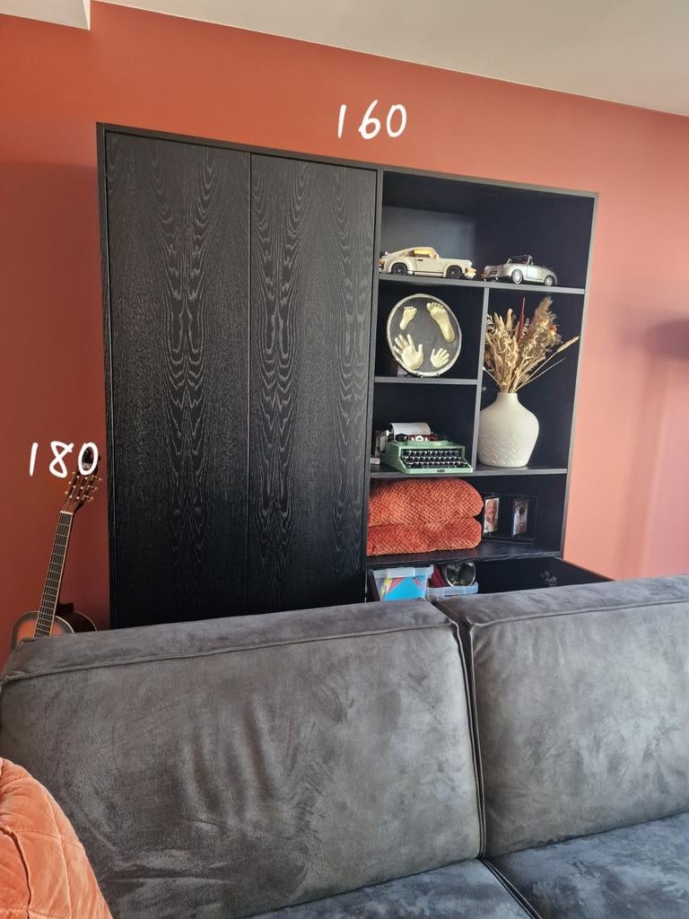 Maatwerk hoge zwarte kast van echt hout, Ophalen, Zo goed als nieuw