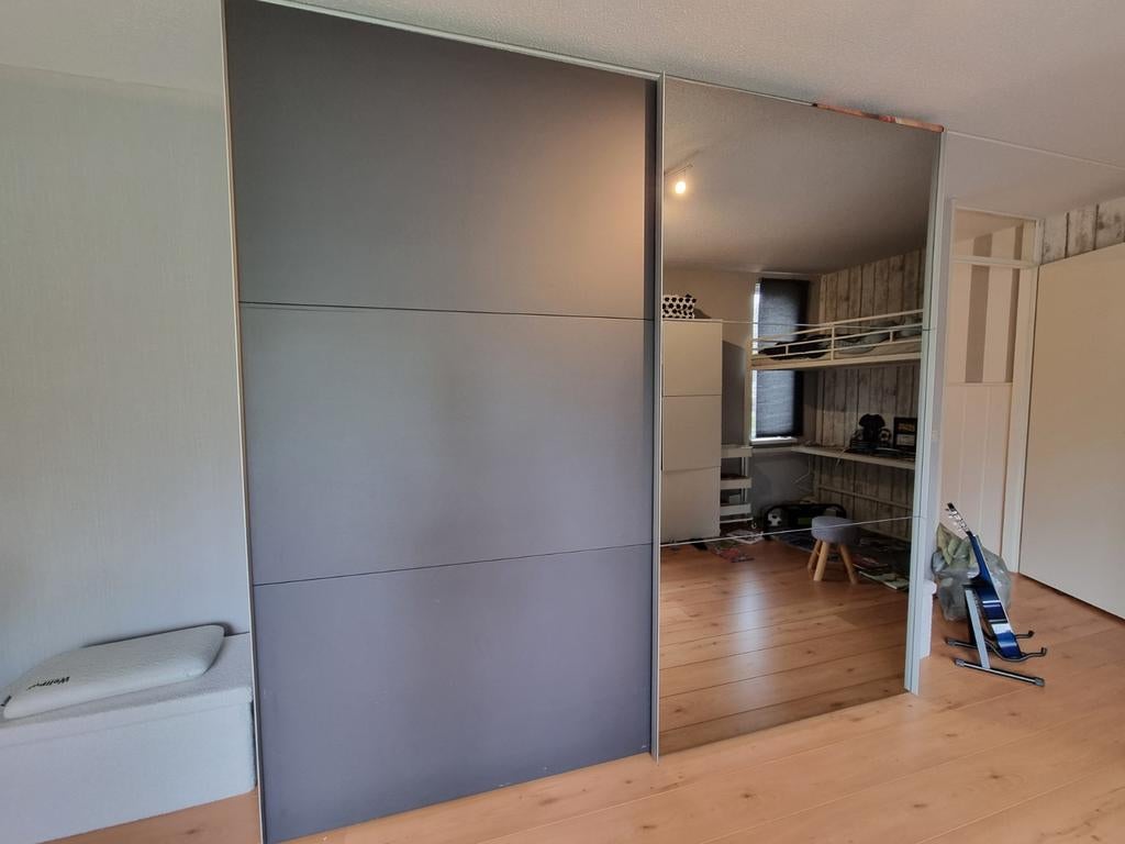 Linnenkast met schuifdeuren en spiegel, Huis en Inrichting, Kasten | Kledingkasten, Ophalen, Overige materialen, Gebruikt, 200 cm of meer