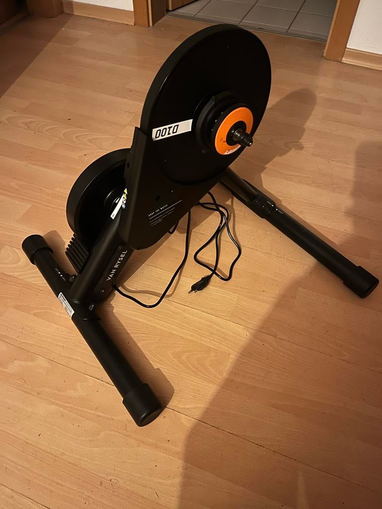 Van Rysel D100 Hometrainer - Zo goed als nieuw, Sport en Fitness, Ophalen, Zo goed als nieuw, Metaal, Benen