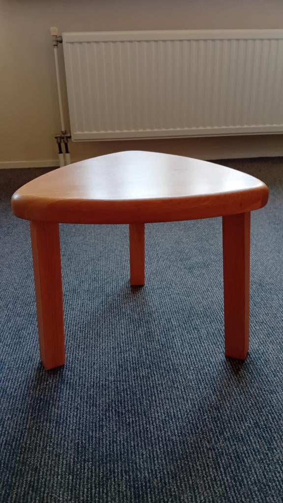 MASSIEF LICHT EIKEN TAFELTJE, Ophalen, Minder dan 45 cm, Minder dan 55 cm, RETRO.