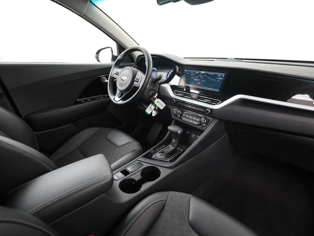 Kia Niro 1.6 GDi PHEV DynamicLine | Camera | Carplay | Navig, 12 maanden, Gebruikt, Leder en Stof, Wit