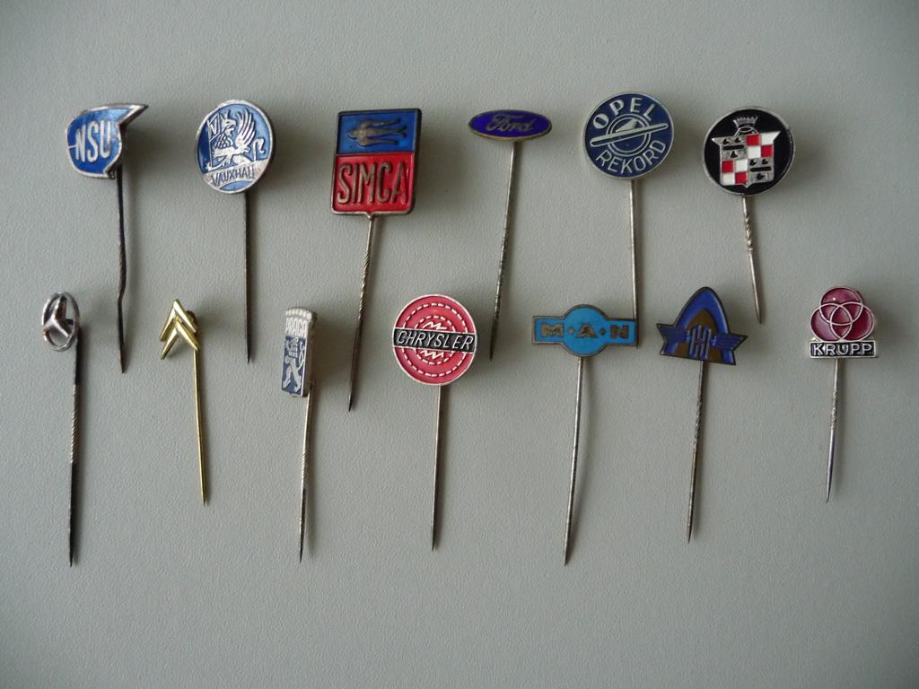 diverse speldjes AUTO- EN VRACHTAUTOMERKEN 24 stuks, Ophalen of Verzenden, Gebruikt, Merk, Speldje of Pin