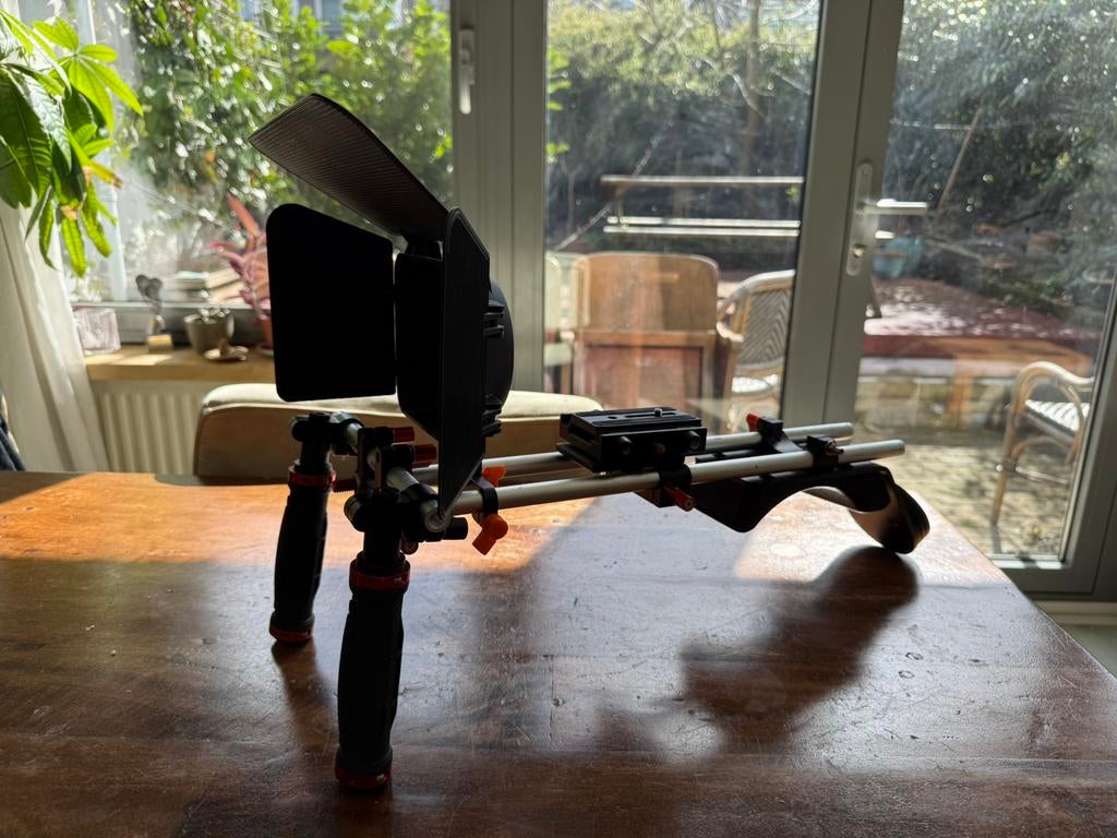 Falcon Eyes Shoulderrig incl. Mattebox, Ophalen of Verzenden, Gebruikt, Video