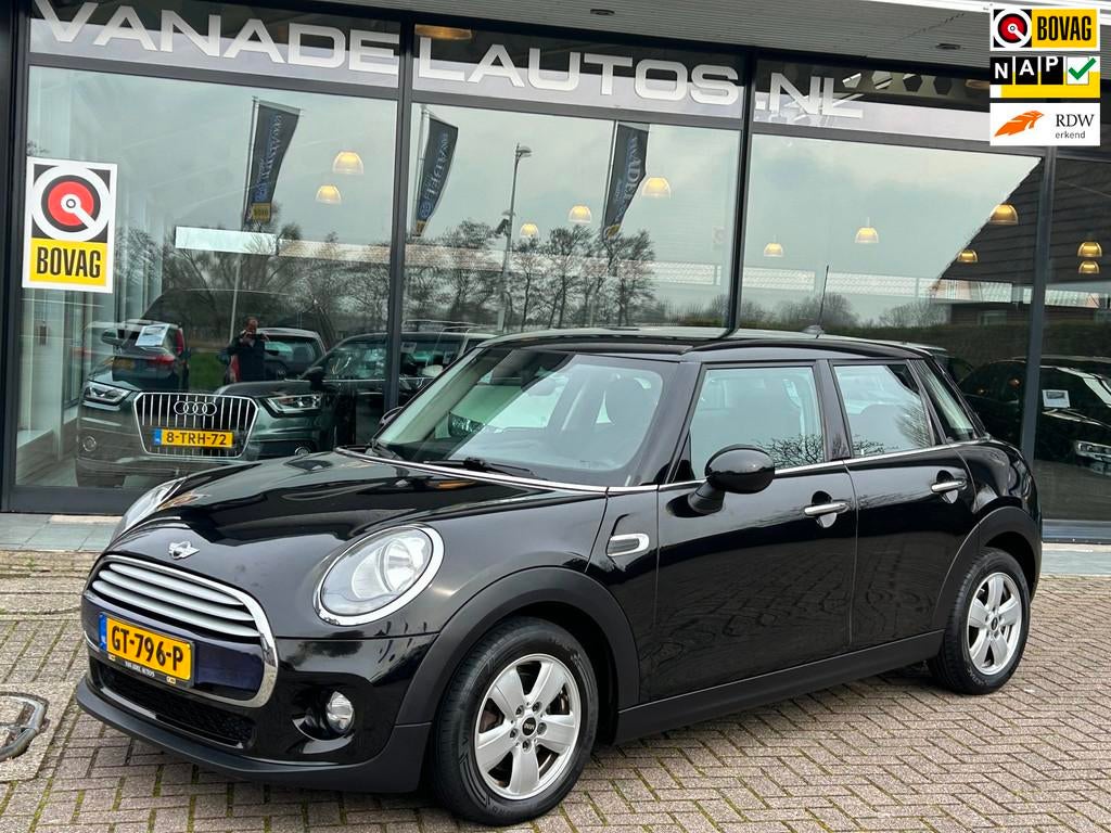 Mini Mini 1.5 Cooper D Business Navi Airco Cruise NAP NL-Aut, Voorwielaandrijving, Gebruikt, 1165 kg, 116 pk