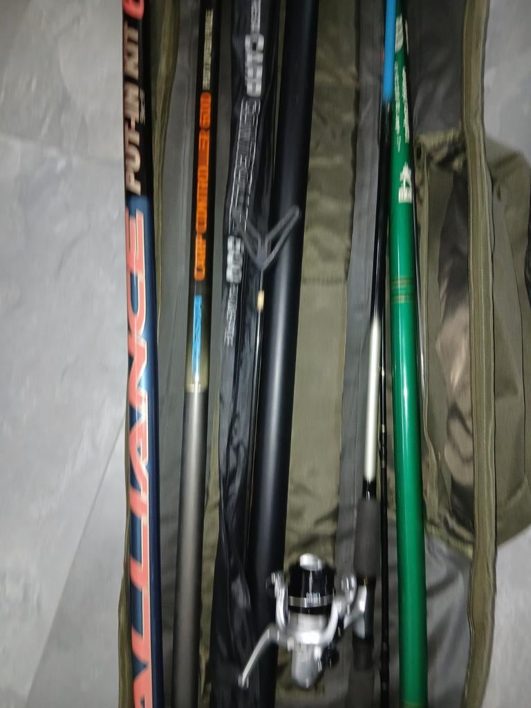 Heel veel visspullen en hengels, Ophalen of Verzenden, Gebruikt