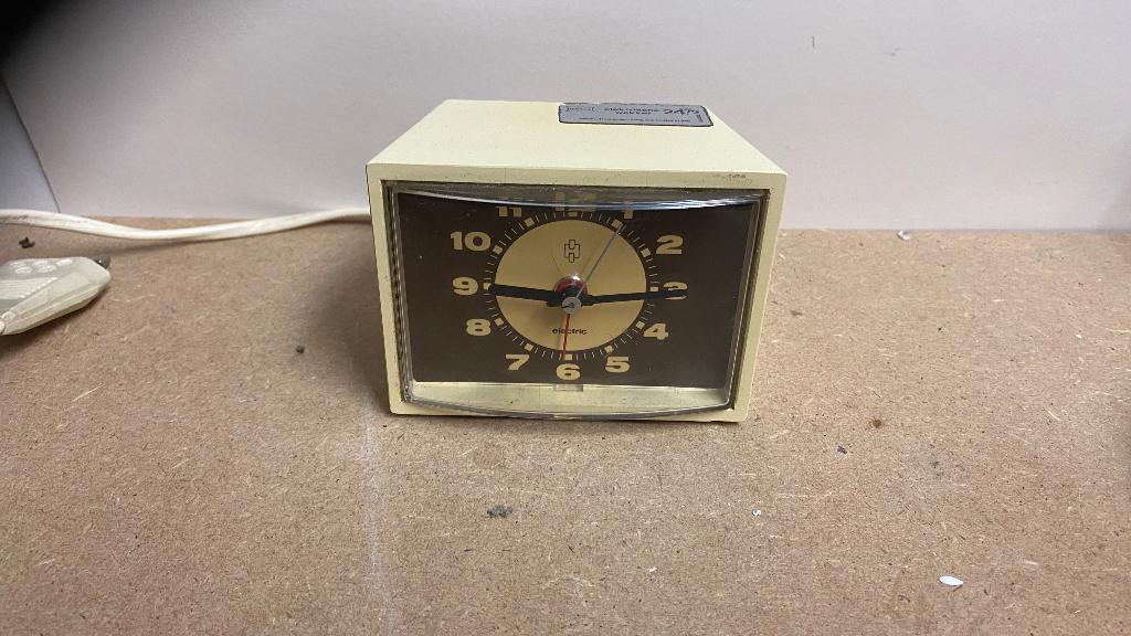 wekker, Ophalen of Verzenden, Zo goed als nieuw, Analoog