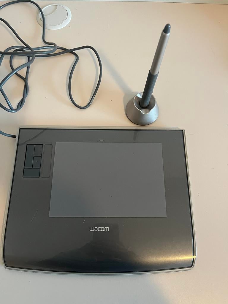 Wacom tablet, Computers en Software, Tekentablets, Ophalen of Verzenden, Zo goed als nieuw, Bedraad
