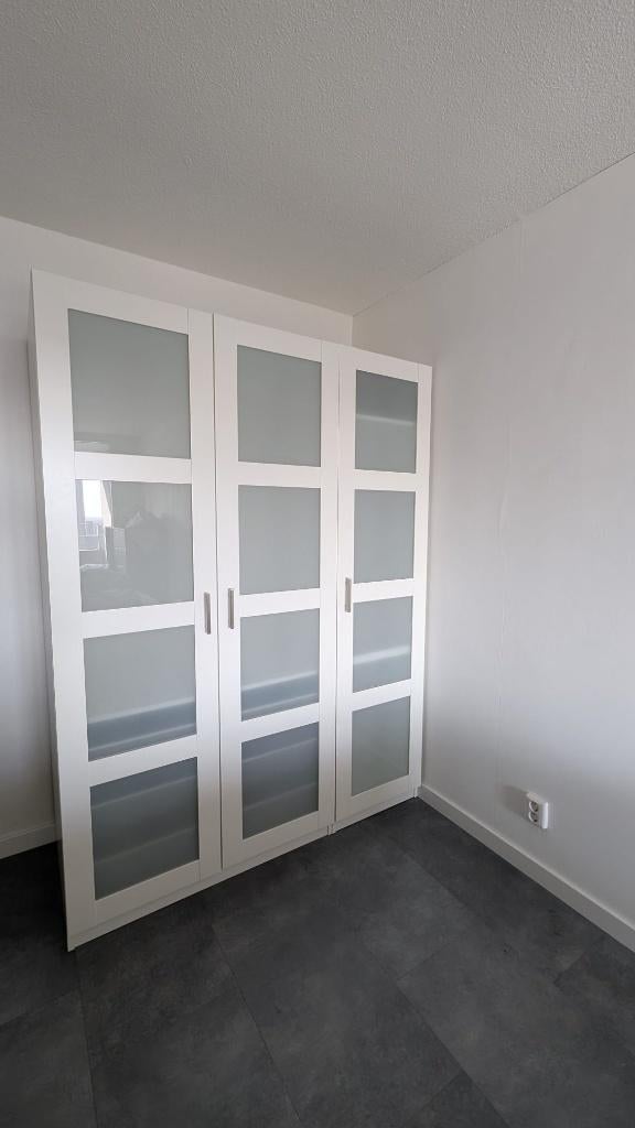 Wardrobe IKEA pax, Huis en Inrichting, Kasten | Kledingkasten, 200 cm of meer, 150 tot 200 cm, Zo goed als nieuw, 50 tot 75 cm