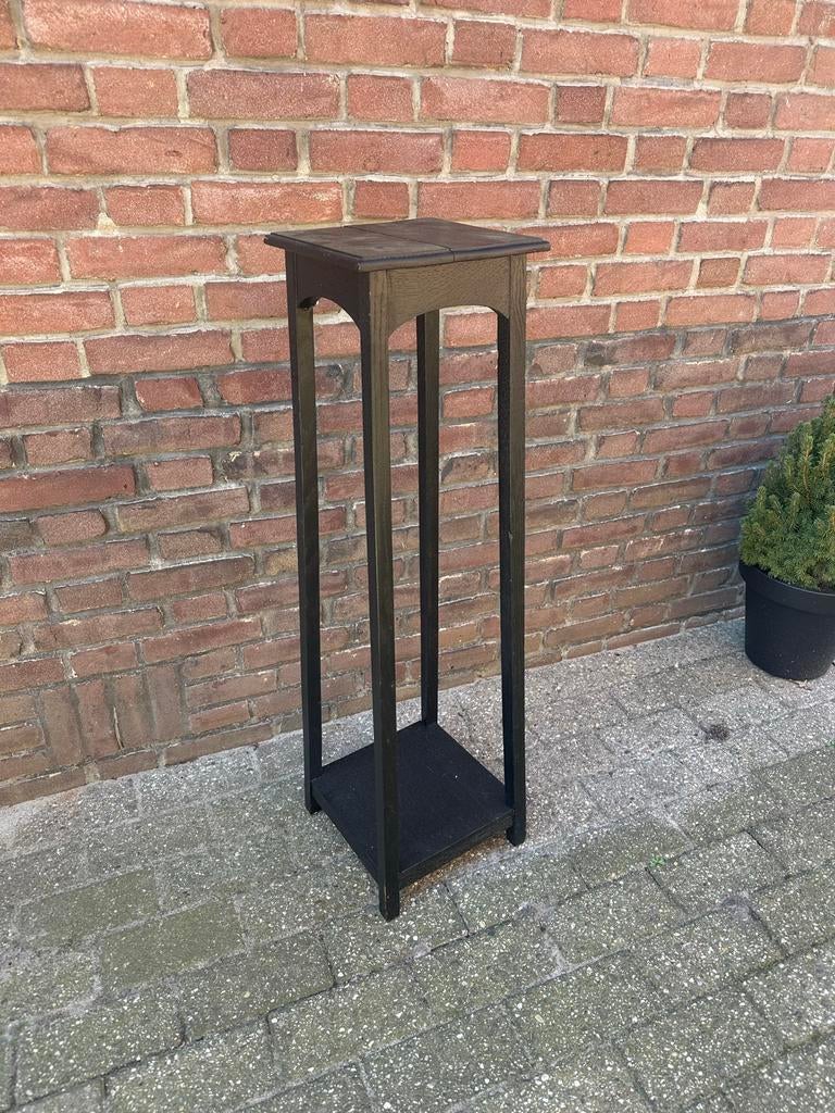 Zwarte hoge plantentafel, Huis en Inrichting, Tafels | Bijzettafels, Ophalen, Minder dan 55 cm, Gebruikt, Vierkant